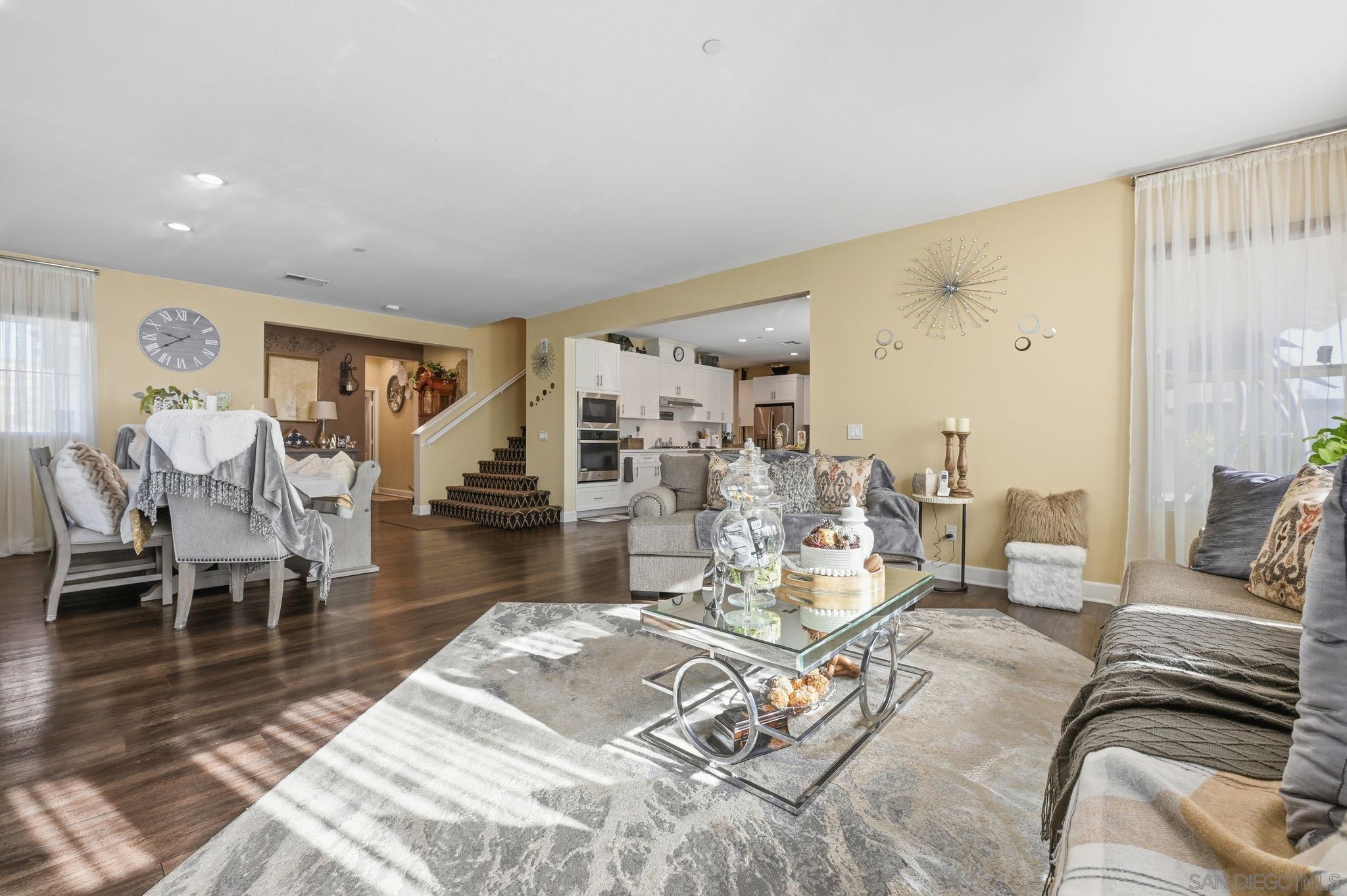 Detail Gallery Image 13 of 58 For 1124  Camino Levante, Chula Vista,  CA 91913 - 5 Beds | 3/1 Baths