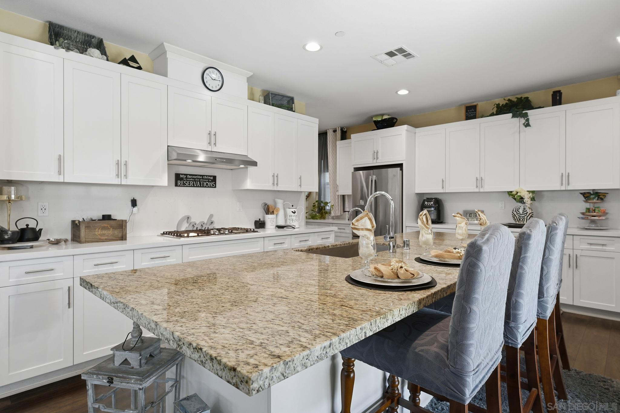 Detail Gallery Image 16 of 58 For 1124  Camino Levante, Chula Vista,  CA 91913 - 5 Beds | 3/1 Baths