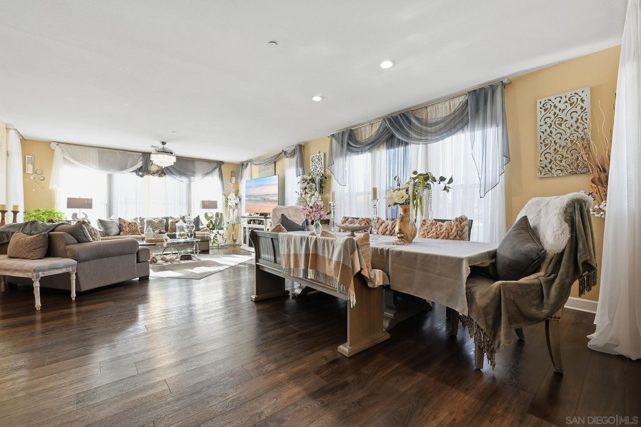 Detail Gallery Image 7 of 58 For 1124  Camino Levante, Chula Vista,  CA 91913 - 5 Beds | 3/1 Baths