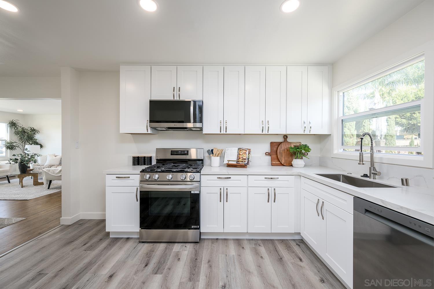 Detail Gallery Image 5 of 21 For 709  4th Ave, Chula Vista,  CA 91910 - 3 Beds | 2 Baths