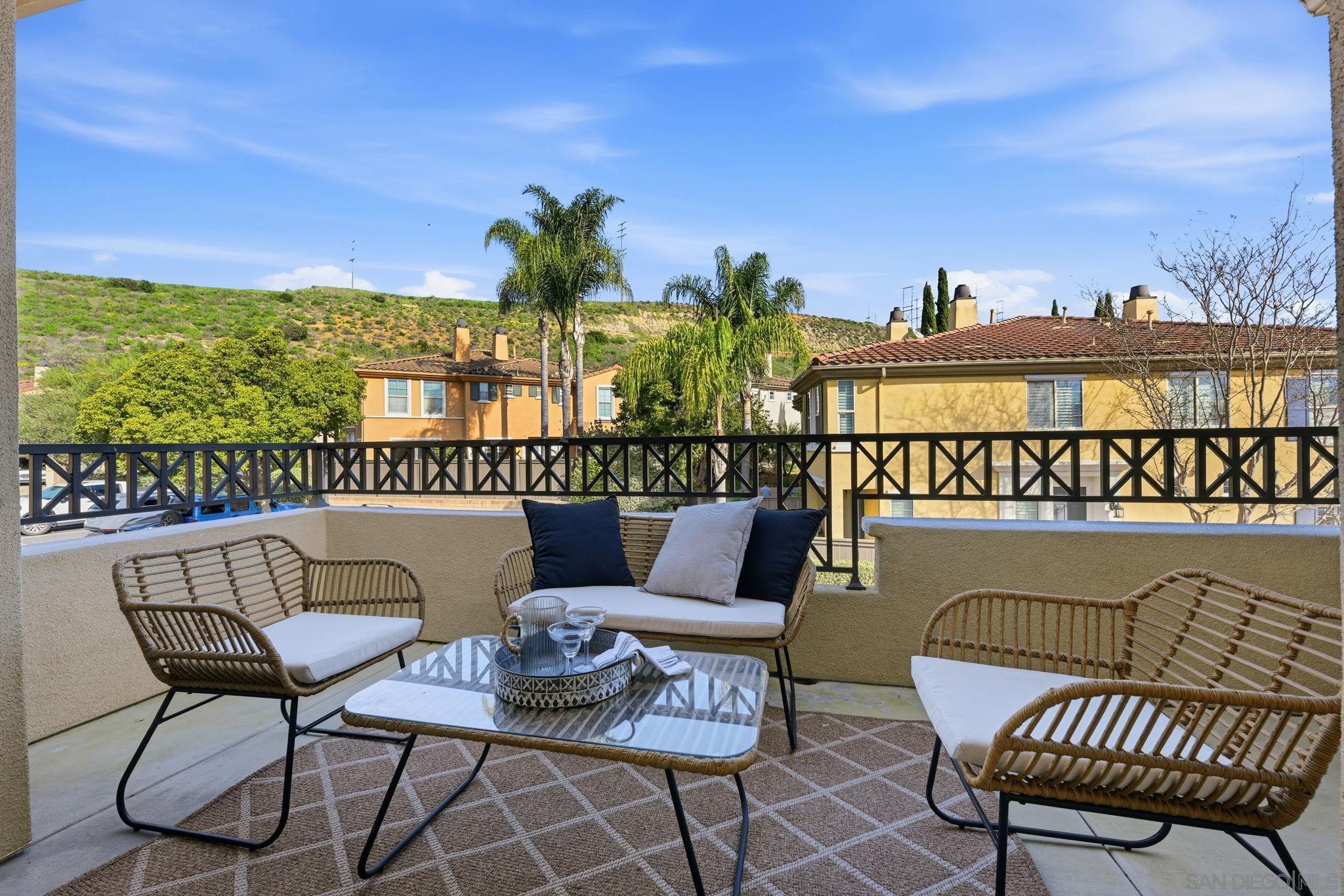 Detail Gallery Image 2 of 24 For 2670  Bellezza Dr, San Diego,  CA 92108 - 2 Beds | 2 Baths