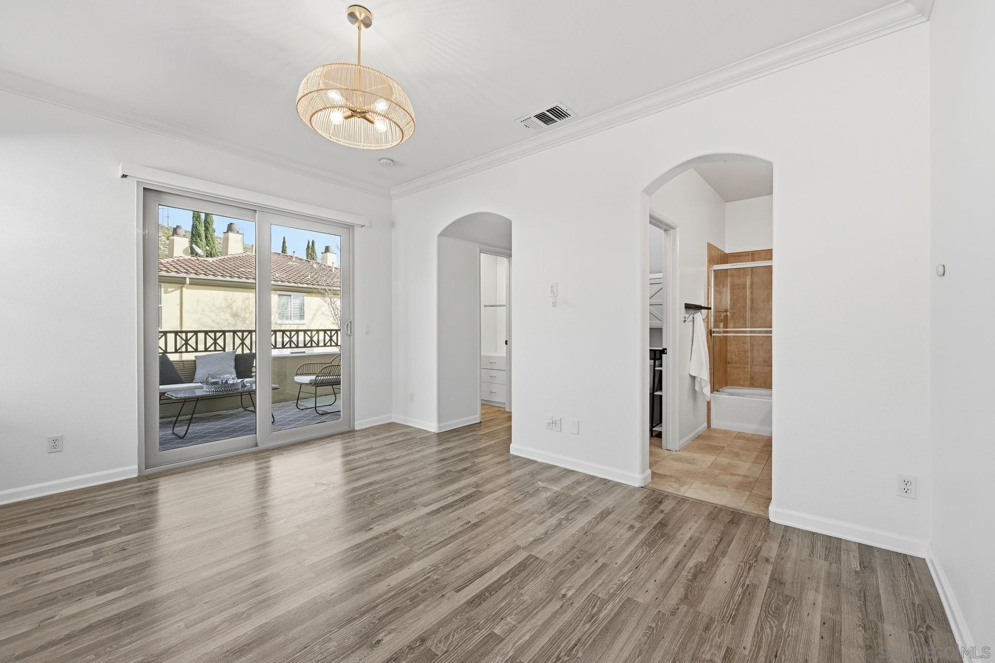 Detail Gallery Image 12 of 24 For 2670  Bellezza Dr, San Diego,  CA 92108 - 2 Beds | 2 Baths