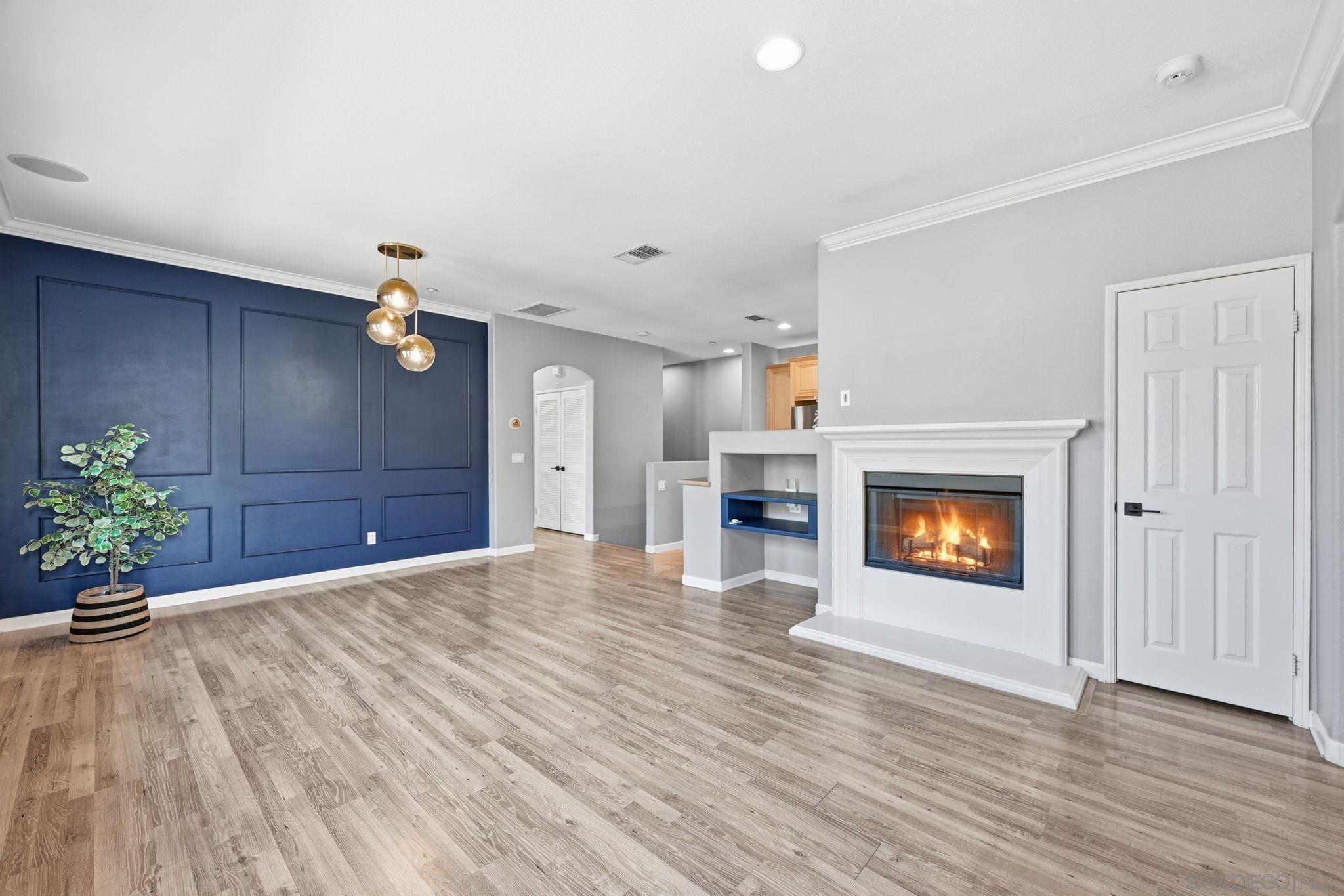 Detail Gallery Image 7 of 24 For 2670  Bellezza Dr, San Diego,  CA 92108 - 2 Beds | 2 Baths