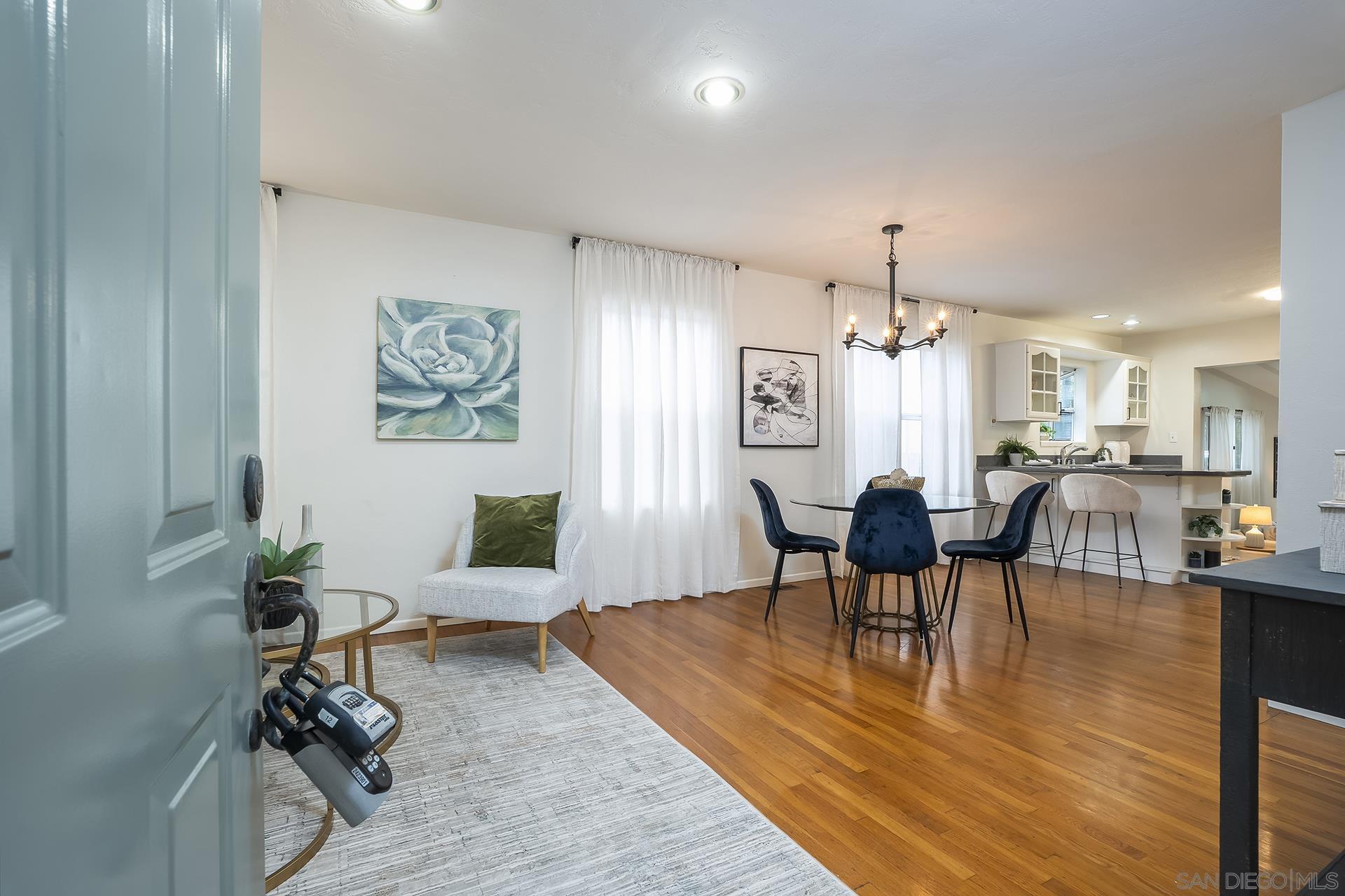 Detail Gallery Image 4 of 73 For 3728  Jennings St, San Diego,  CA 92106 - 3 Beds | 2 Baths