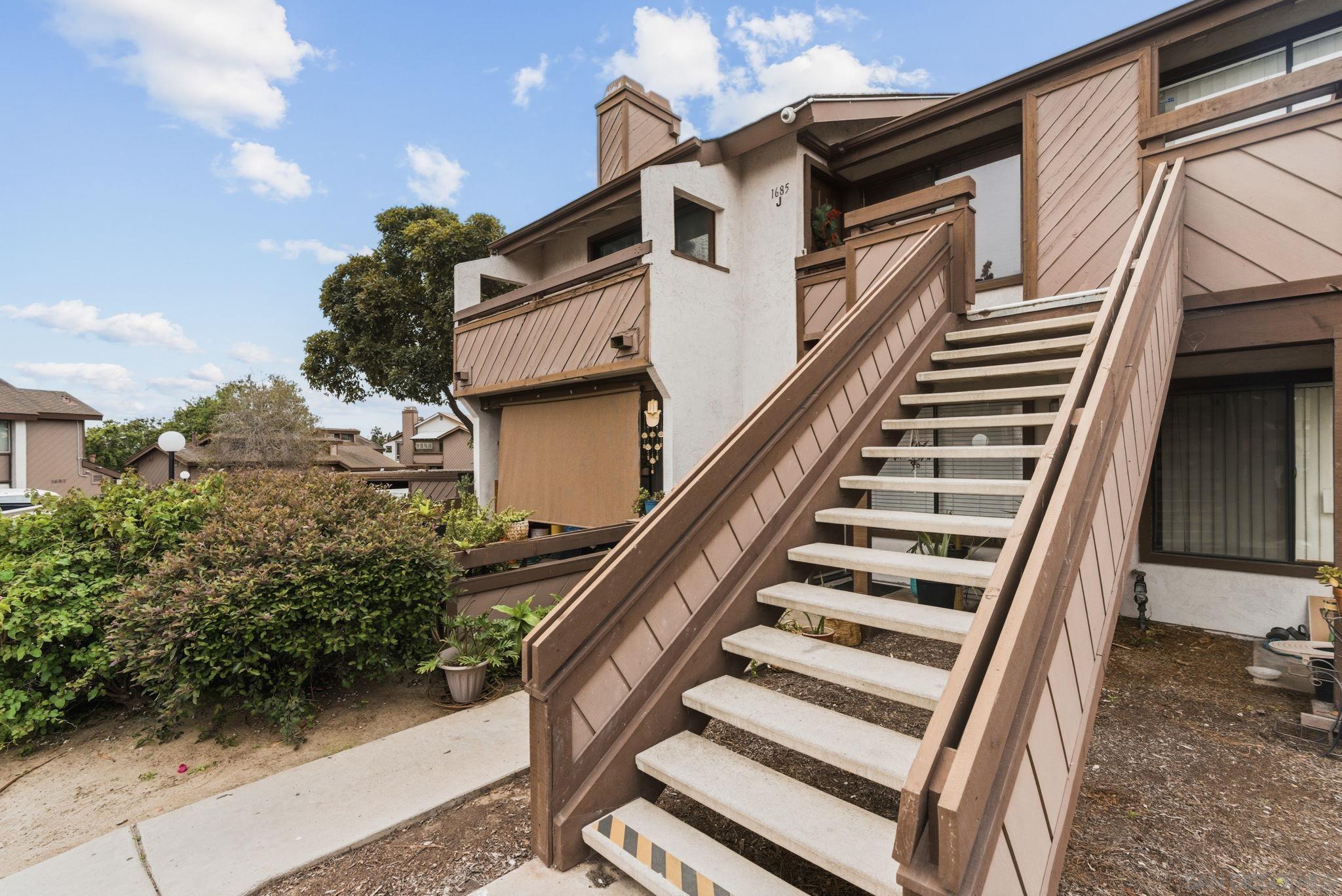 Detail Gallery Image 2 of 24 For 1685  Melrose Ave  #J,  Chula Vista,  CA 91911 - 3 Beds | 2 Baths