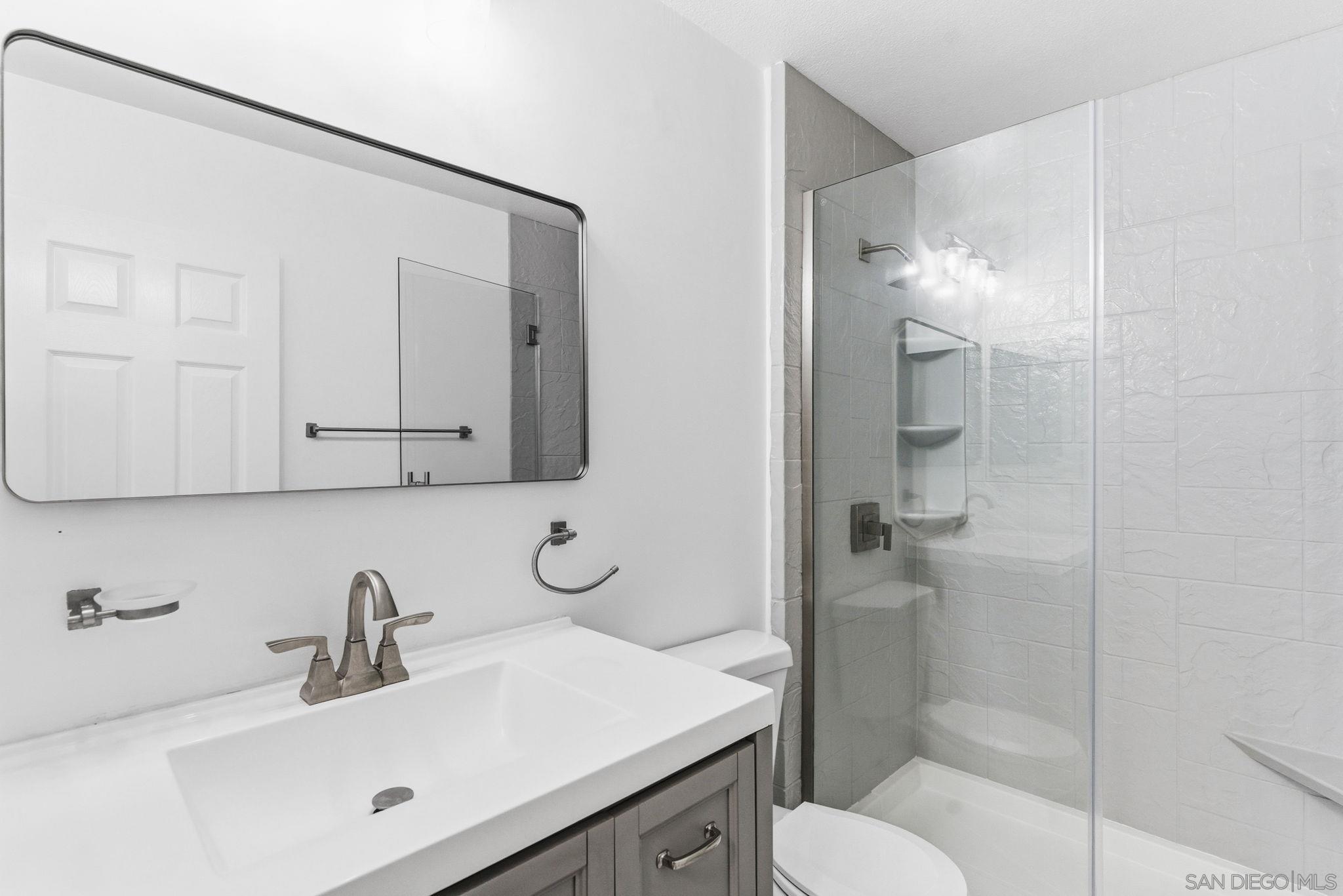 Detail Gallery Image 16 of 24 For 1685  Melrose Ave  #J,  Chula Vista,  CA 91911 - 3 Beds | 2 Baths