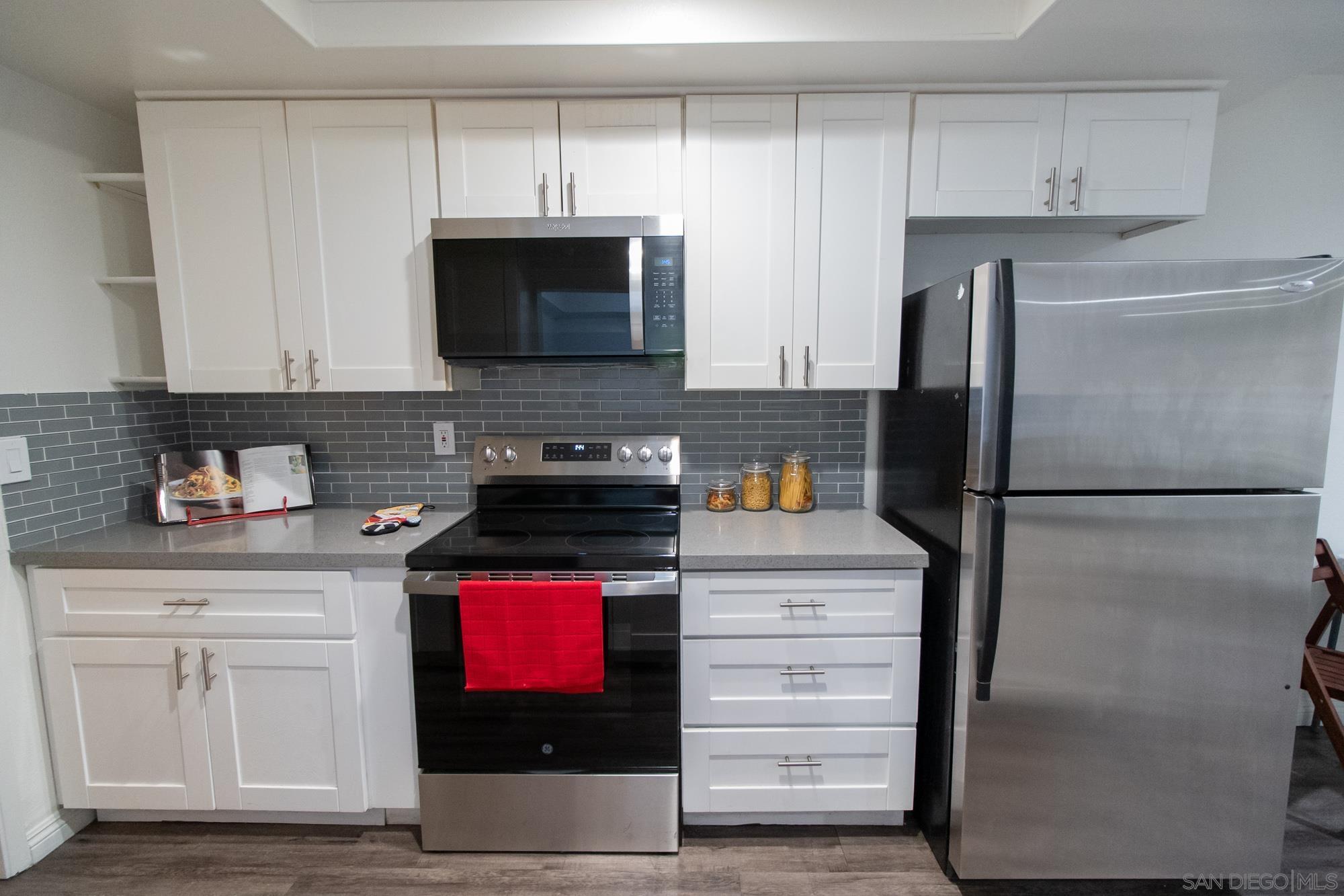 Detail Gallery Image 15 of 52 For 4114  Collwood Lane, San Diego,  CA 92115 - 4 Beds | 2/1 Baths