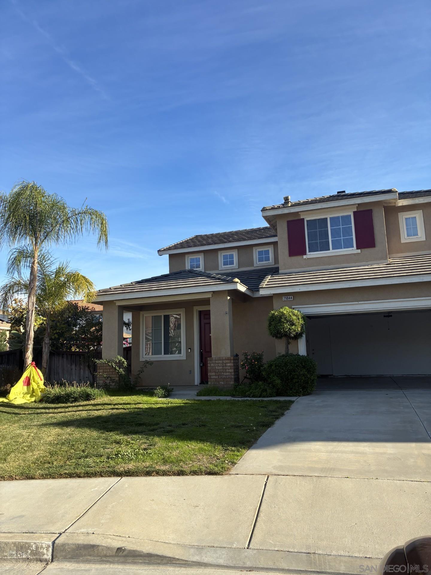 Detail Gallery Image 2 of 10 For 29844  Prell Ct, Menifee,  CA 92584 - 5 Beds | 2/1 Baths