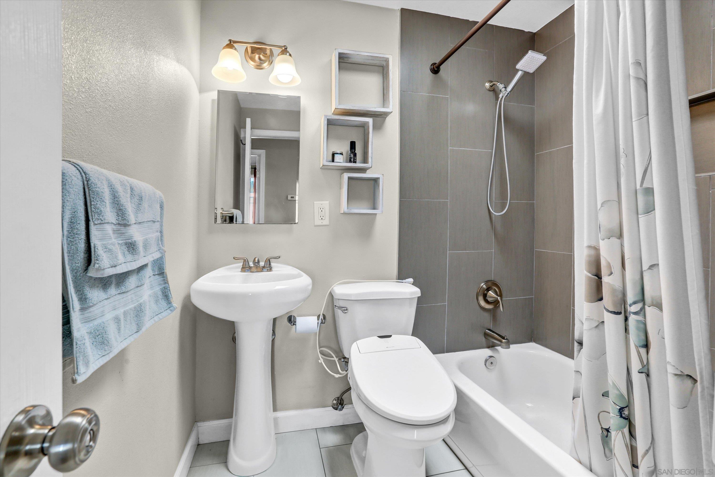 Detail Gallery Image 19 of 34 For 3280  Towser St, San Diego,  CA 92123 - 3 Beds | 2 Baths