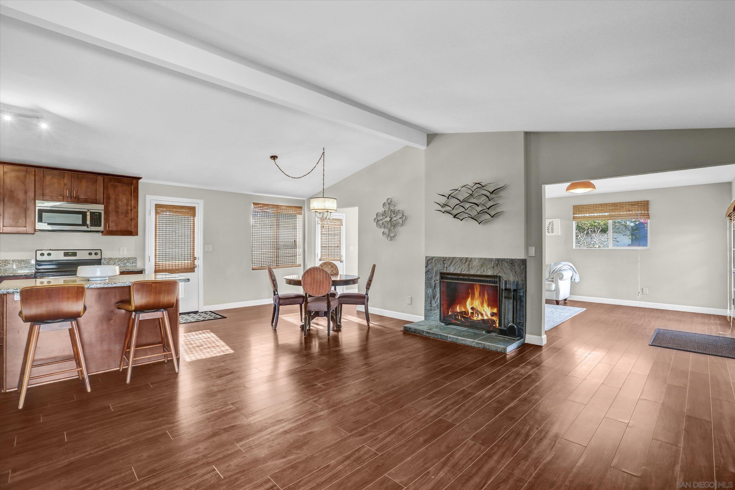 Detail Gallery Image 4 of 34 For 3280  Towser St, San Diego,  CA 92123 - 3 Beds | 2 Baths