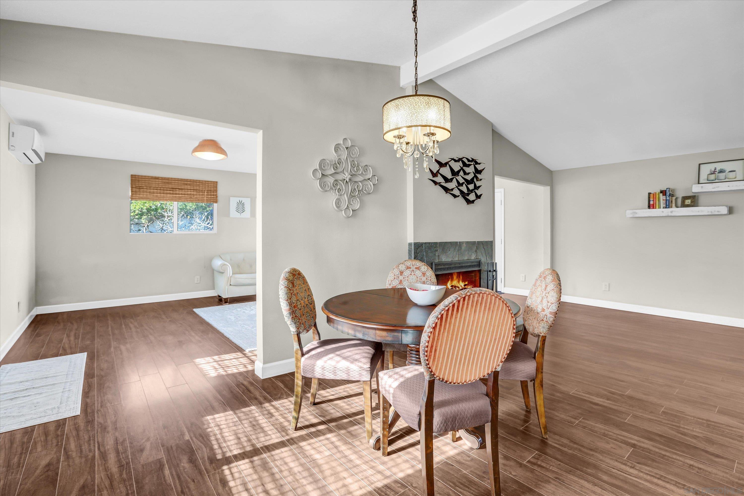 Detail Gallery Image 7 of 34 For 3280  Towser St, San Diego,  CA 92123 - 3 Beds | 2 Baths