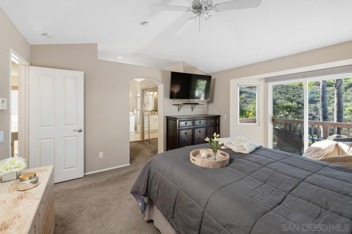 Detail Gallery Image 13 of 28 For 11814  Pickford Rd, San Diego,  CA 92131 - 3 Beds | 2/1 Baths