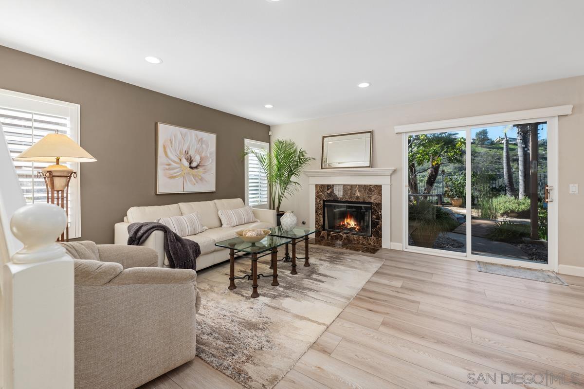 Detail Gallery Image 3 of 28 For 11814  Pickford Rd, San Diego,  CA 92131 - 3 Beds | 2/1 Baths