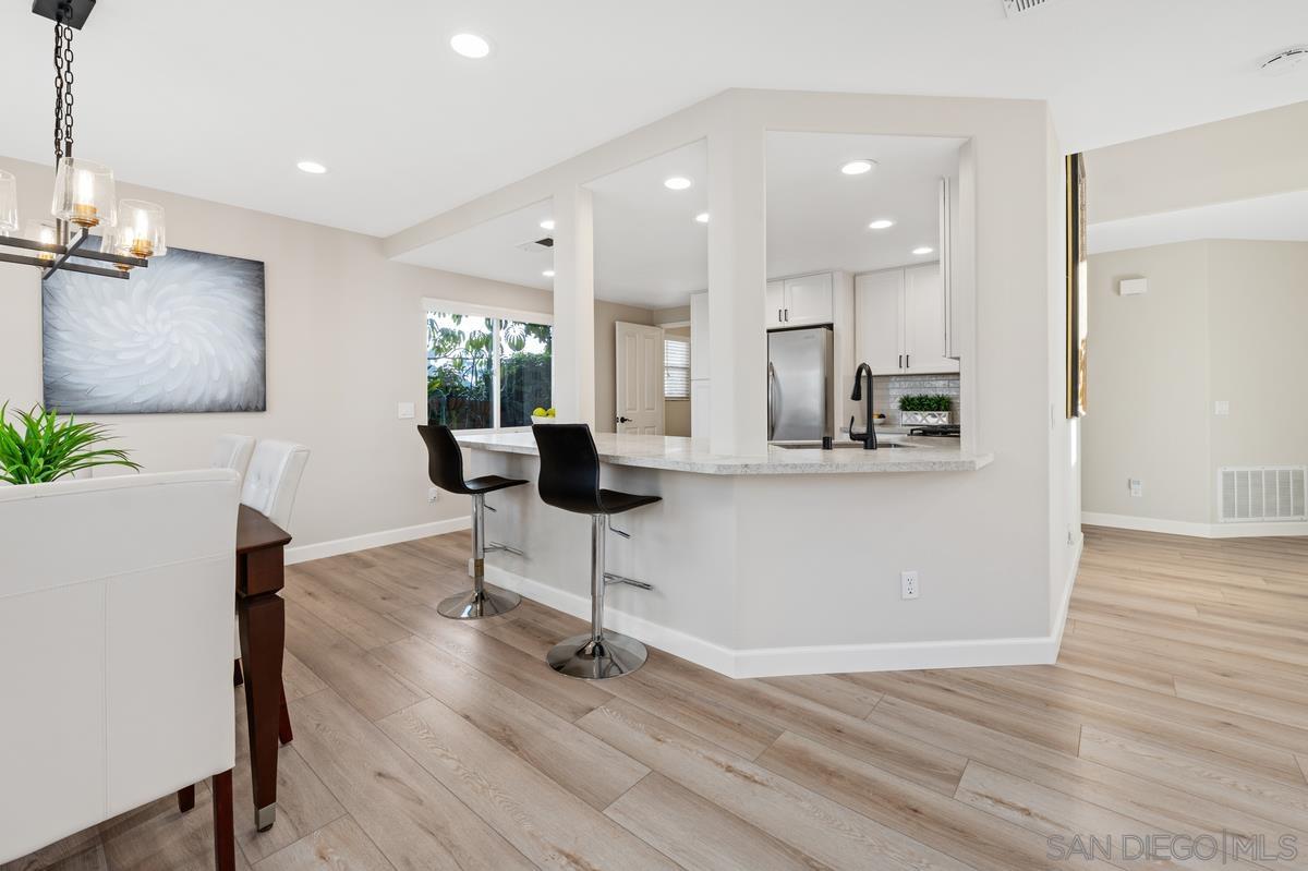 Detail Gallery Image 6 of 28 For 11814  Pickford Rd, San Diego,  CA 92131 - 3 Beds | 2/1 Baths