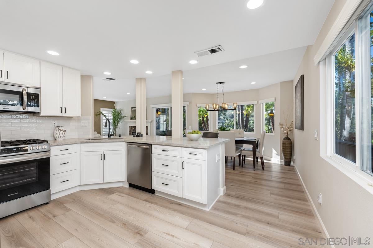 Detail Gallery Image 9 of 28 For 11814  Pickford Rd, San Diego,  CA 92131 - 3 Beds | 2/1 Baths