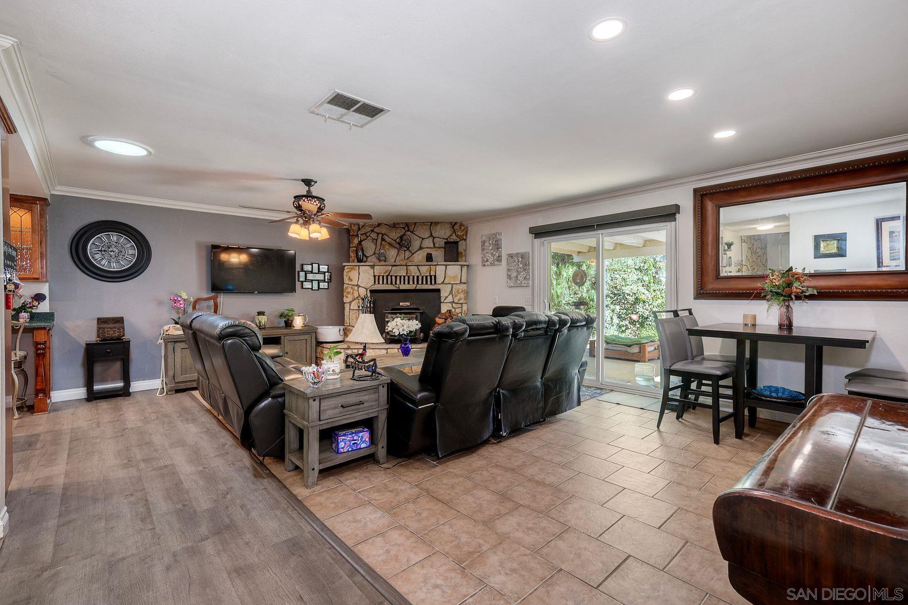 Detail Gallery Image 14 of 37 For 15805  Oak Valley Rd, Ramona,  CA 92065 - 5 Beds | 3 Baths