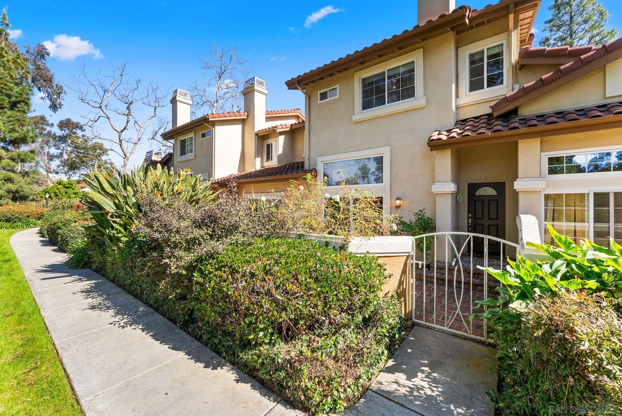 Detail Gallery Image 2 of 35 For 4040  Porte De Palmas  #31,  San Diego,  CA 92122 - 3 Beds | 2/1 Baths