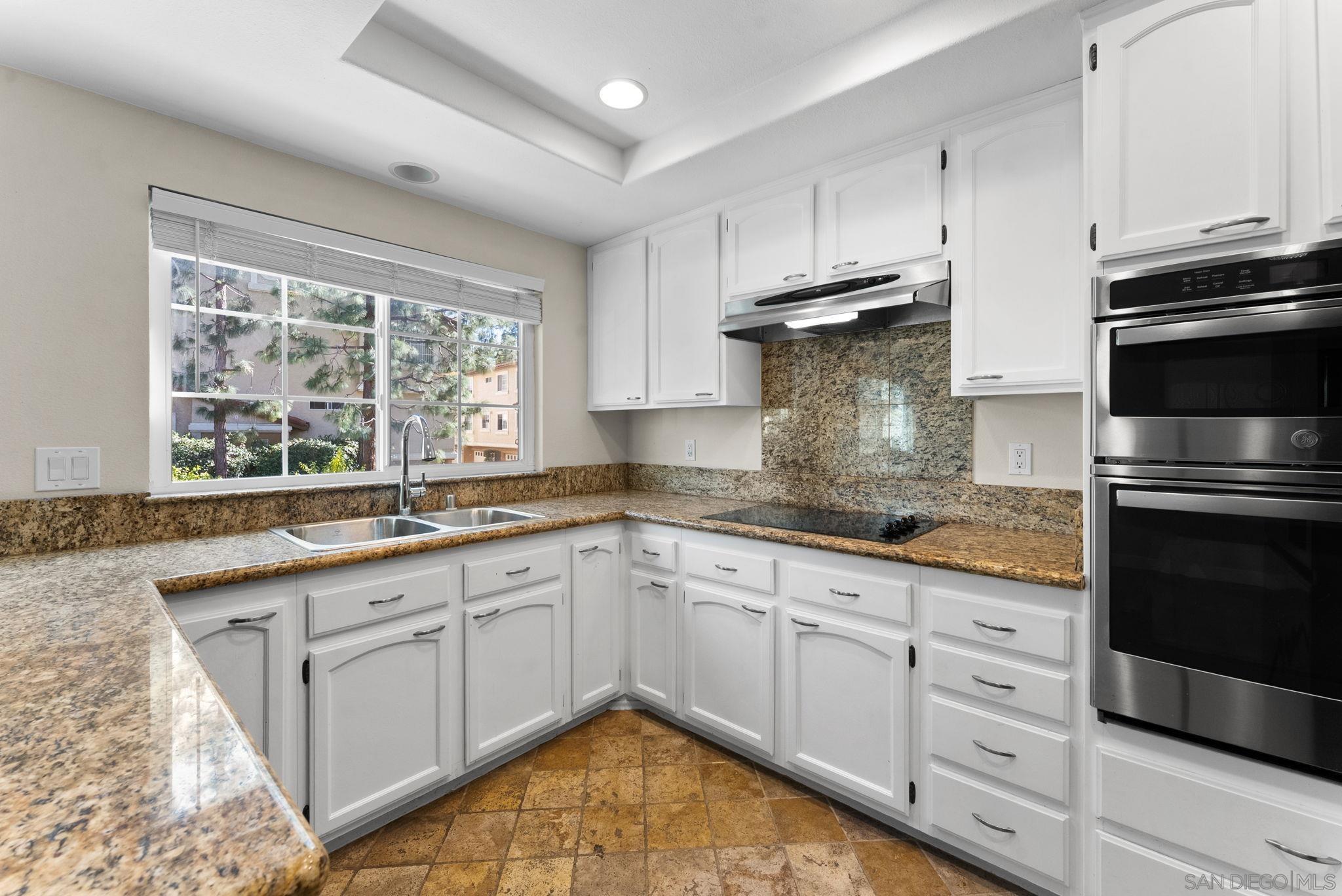 Detail Gallery Image 13 of 35 For 4040  Porte De Palmas  #31,  San Diego,  CA 92122 - 3 Beds | 2/1 Baths