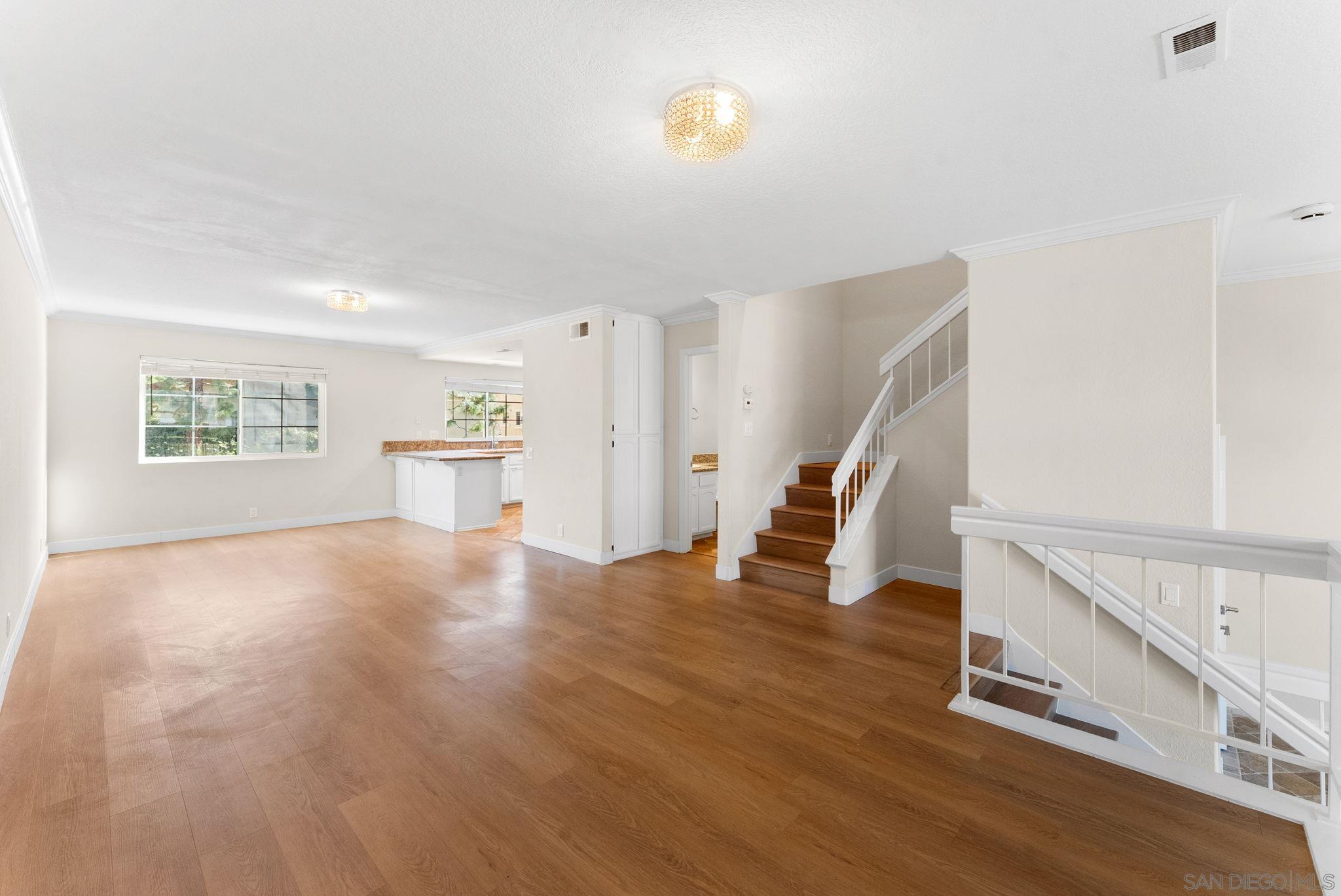 Detail Gallery Image 8 of 35 For 4040  Porte De Palmas  #31,  San Diego,  CA 92122 - 3 Beds | 2/1 Baths