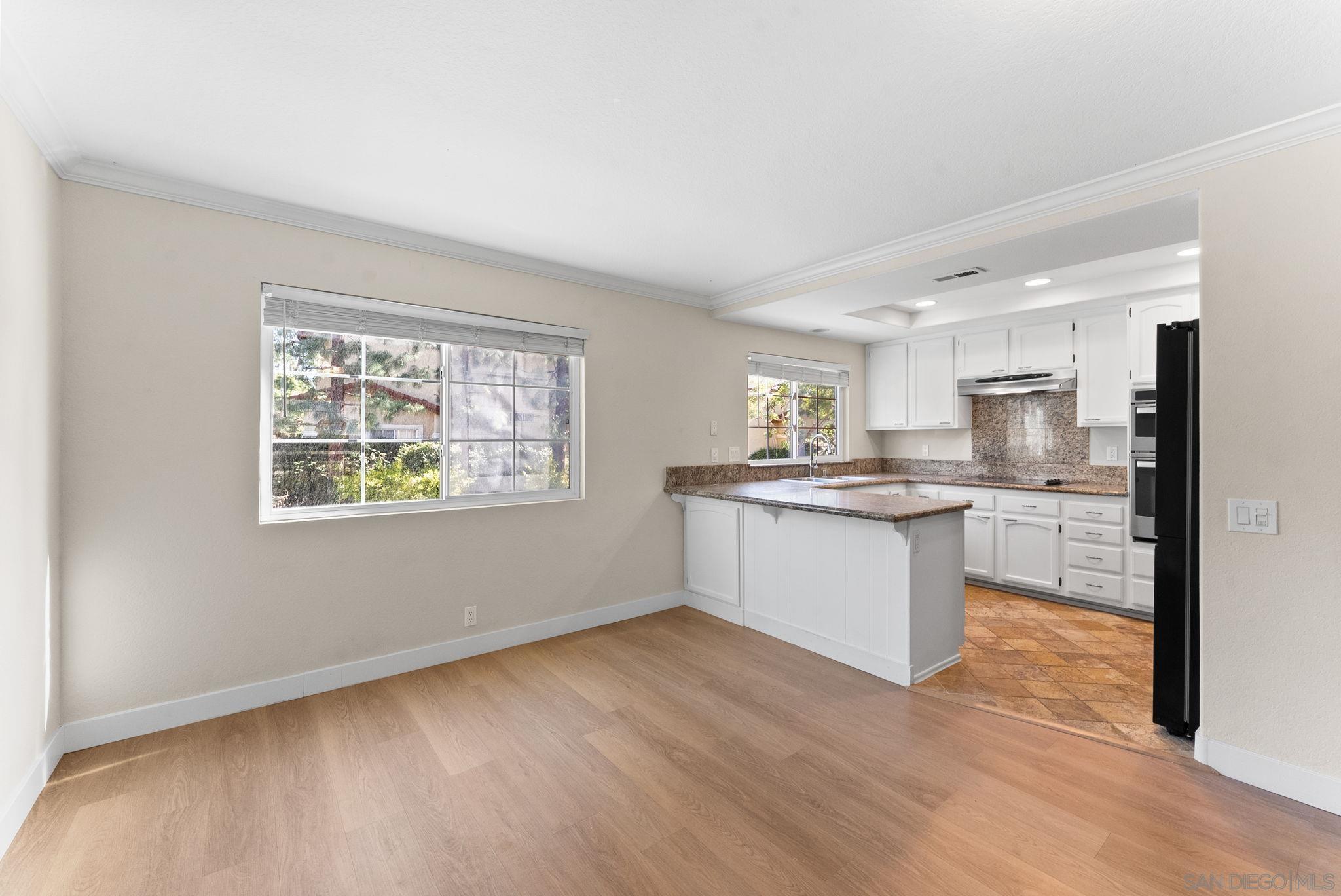 Detail Gallery Image 9 of 35 For 4040  Porte De Palmas  #31,  San Diego,  CA 92122 - 3 Beds | 2/1 Baths