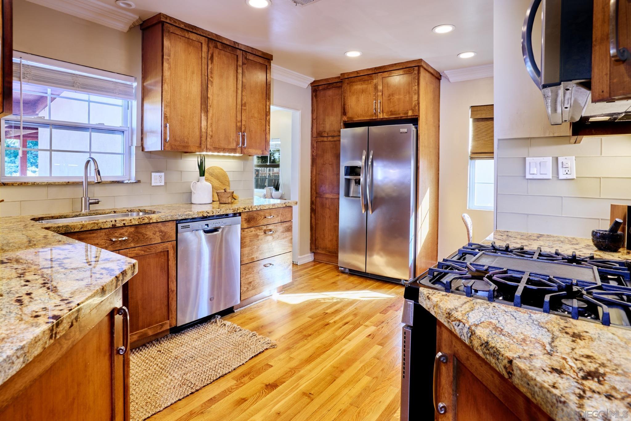 Detail Gallery Image 5 of 19 For 4591  68th St, La Mesa,  CA 91942 - 3 Beds | 1 Baths