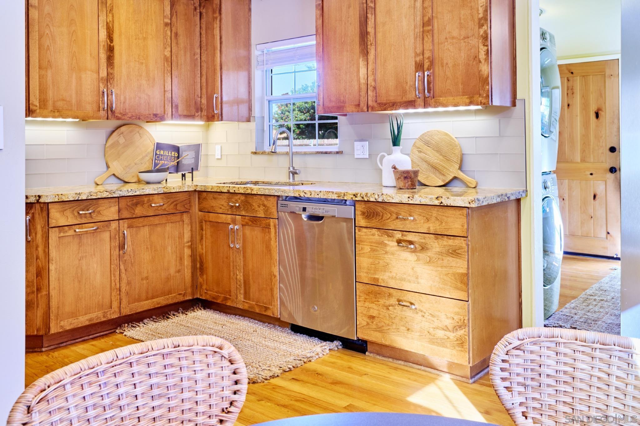 Detail Gallery Image 6 of 19 For 4591  68th St, La Mesa,  CA 91942 - 3 Beds | 1 Baths