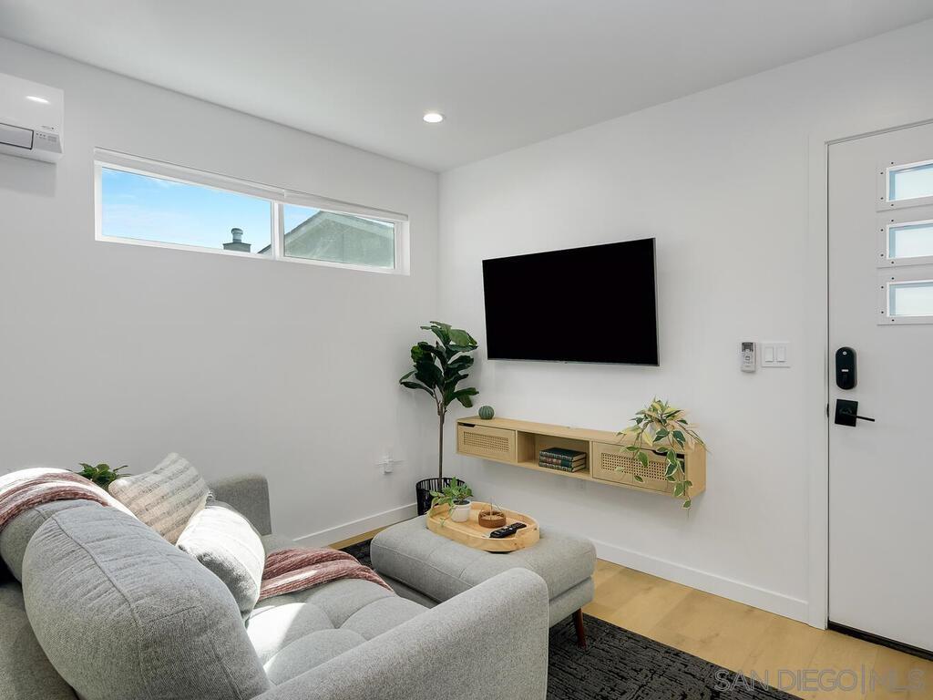 Detail Gallery Image 37 of 47 For 4751  Altadena Ave, San Diego,  CA 92115 - 4 Beds | 2 Baths