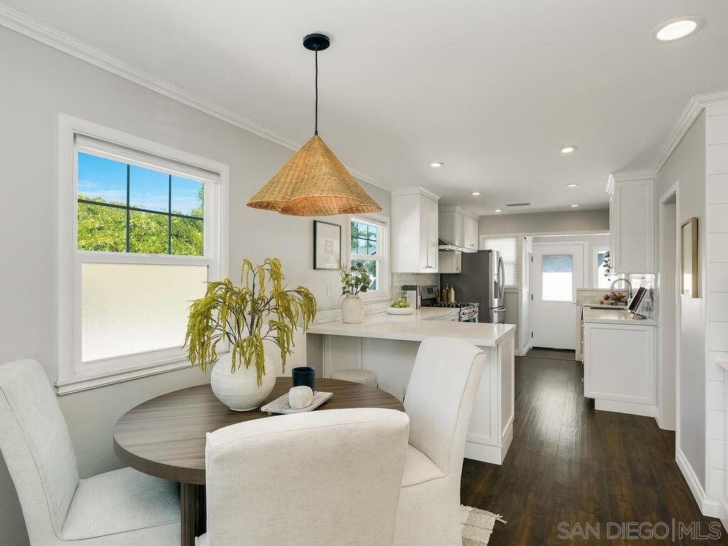 Detail Gallery Image 8 of 47 For 4751  Altadena Ave, San Diego,  CA 92115 - 4 Beds | 2 Baths