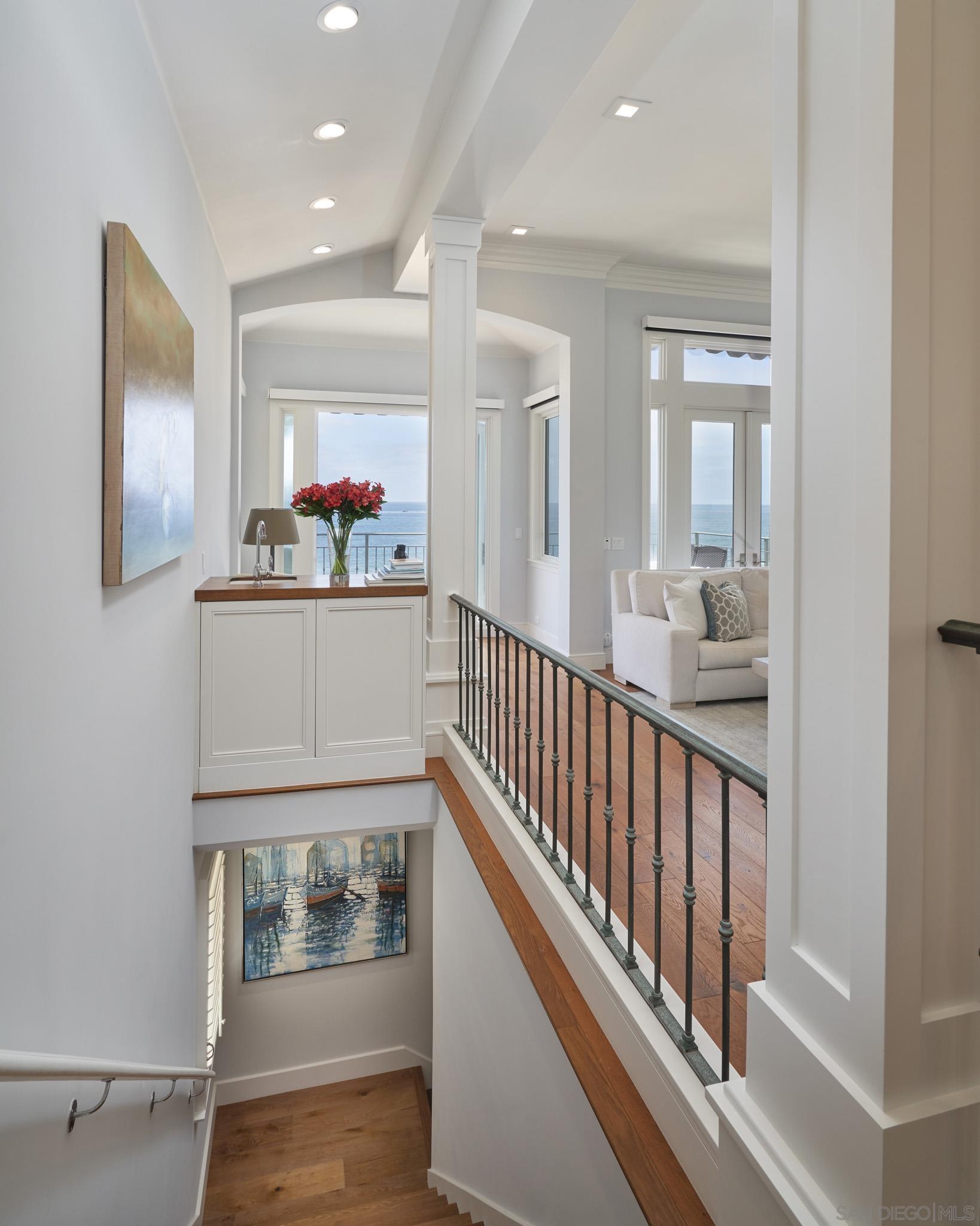 Detail Gallery Image 18 of 23 For 6911  Neptune Pl, La Jolla,  CA 92037 - 4 Beds | 3/1 Baths