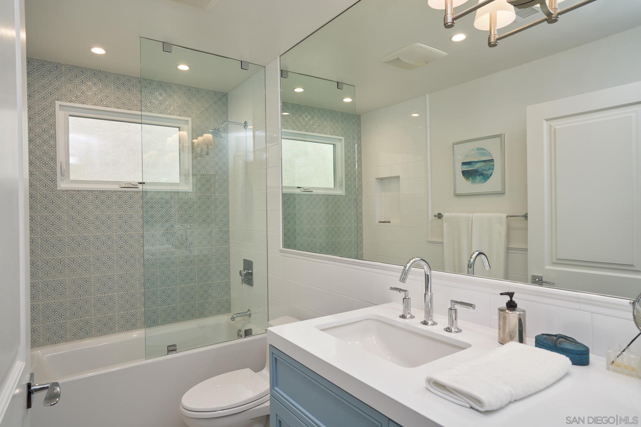 Detail Gallery Image 22 of 23 For 6911  Neptune Pl, La Jolla,  CA 92037 - 4 Beds | 3/1 Baths