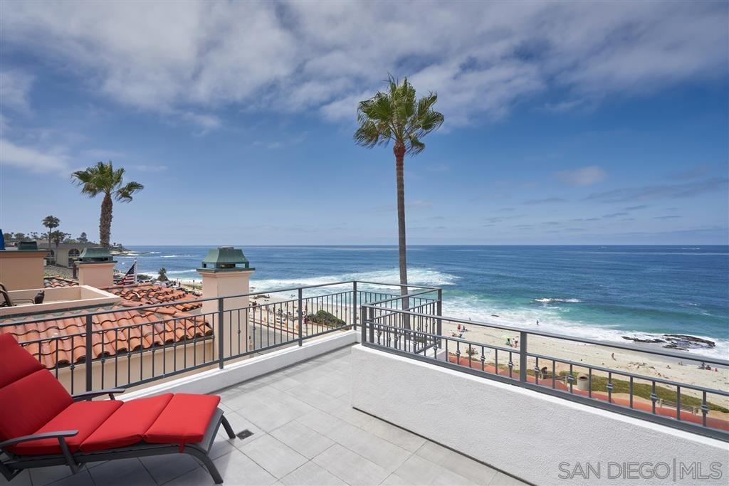 Detail Gallery Image 4 of 8 For 6911  Neptune Pl, La Jolla,  CA 92037 - 4 Beds | 3/1 Baths