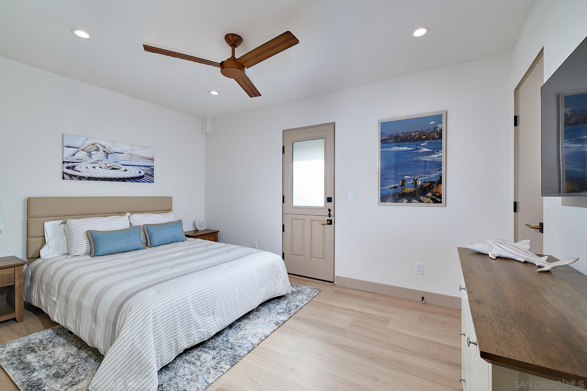 Detail Gallery Image 15 of 34 For 164  Cherry, Carlsbad,  CA 92008 - 3 Beds | 3/1 Baths