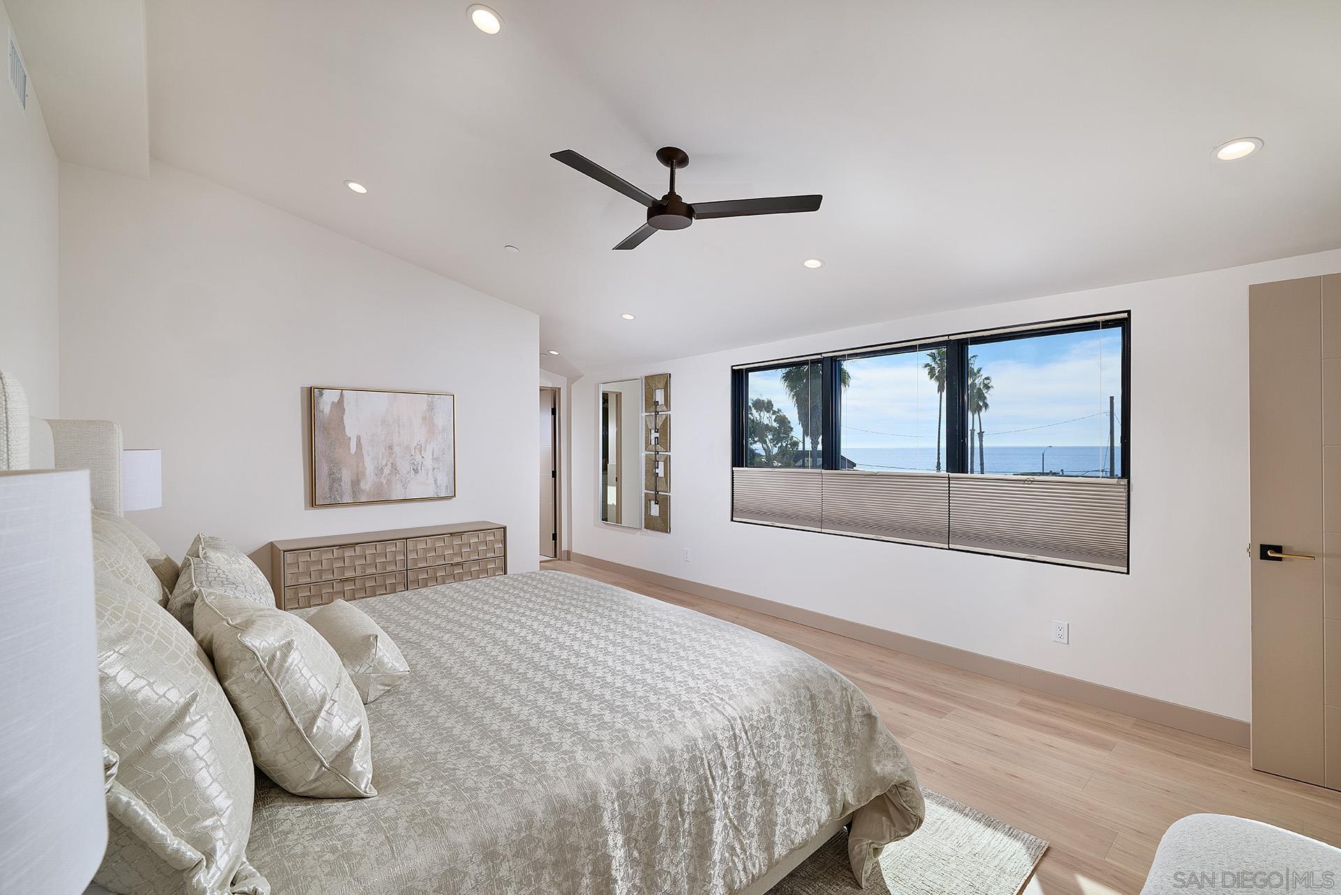 Detail Gallery Image 10 of 34 For 164  Cherry, Carlsbad,  CA 92008 - 3 Beds | 3/1 Baths