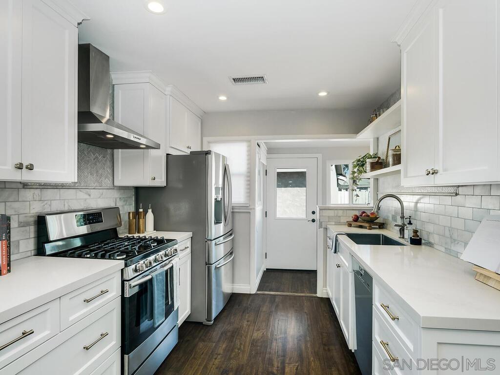 Detail Gallery Image 11 of 47 For 4751  Altadena Ave, San Diego,  CA 92115 - – Beds | – Baths