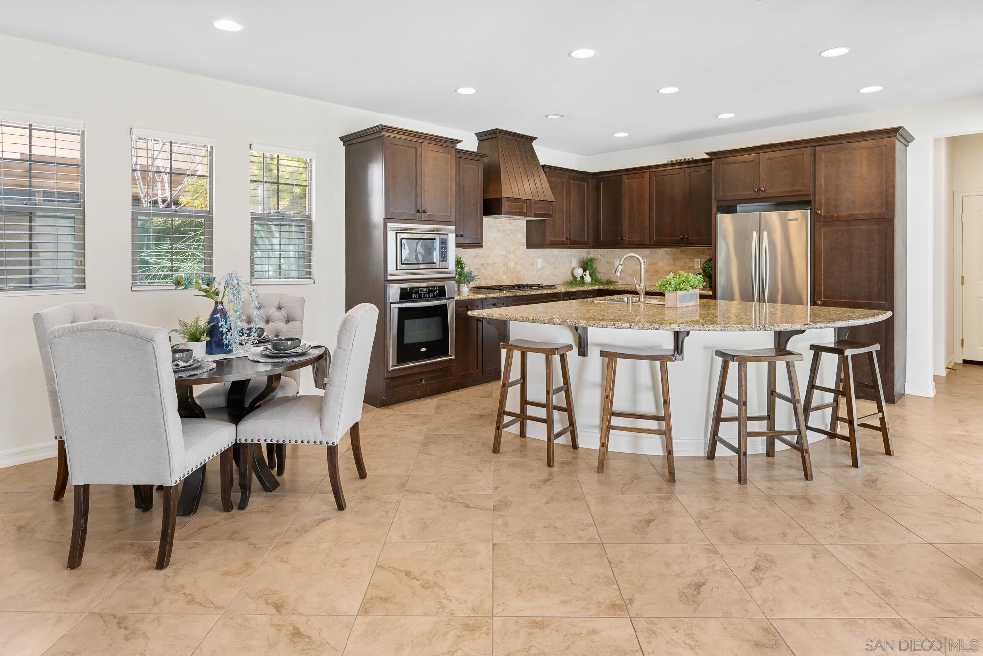 Detail Gallery Image 11 of 47 For 8311  Parkside Crescent, San Diego,  CA 92127 - 3 Beds | 2/1 Baths