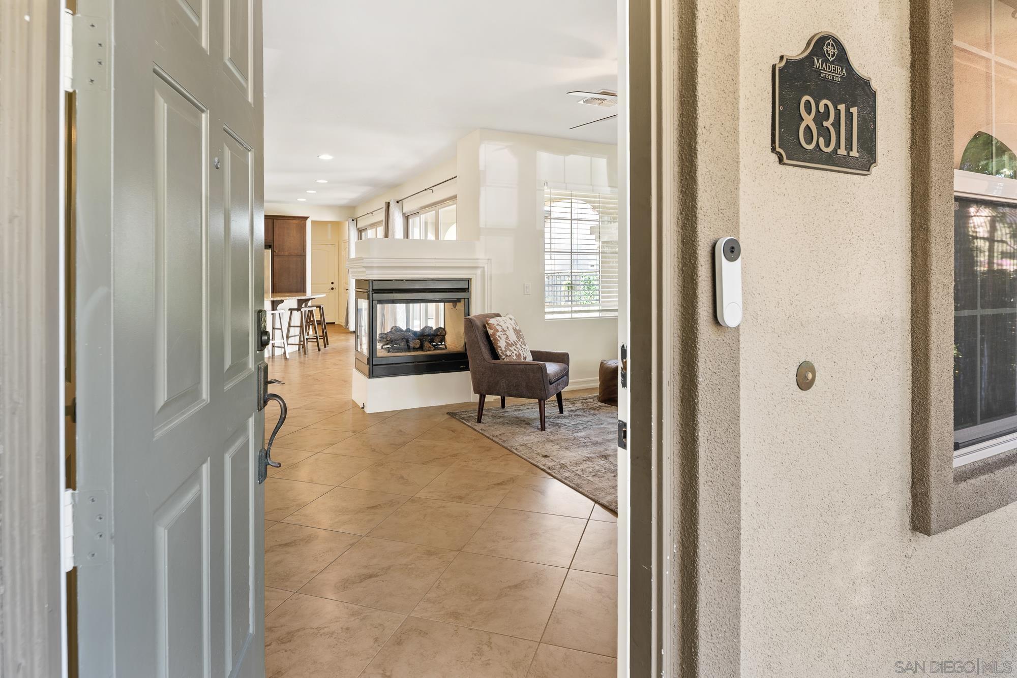 Detail Gallery Image 6 of 47 For 8311  Parkside Crescent, San Diego,  CA 92127 - 3 Beds | 2/1 Baths