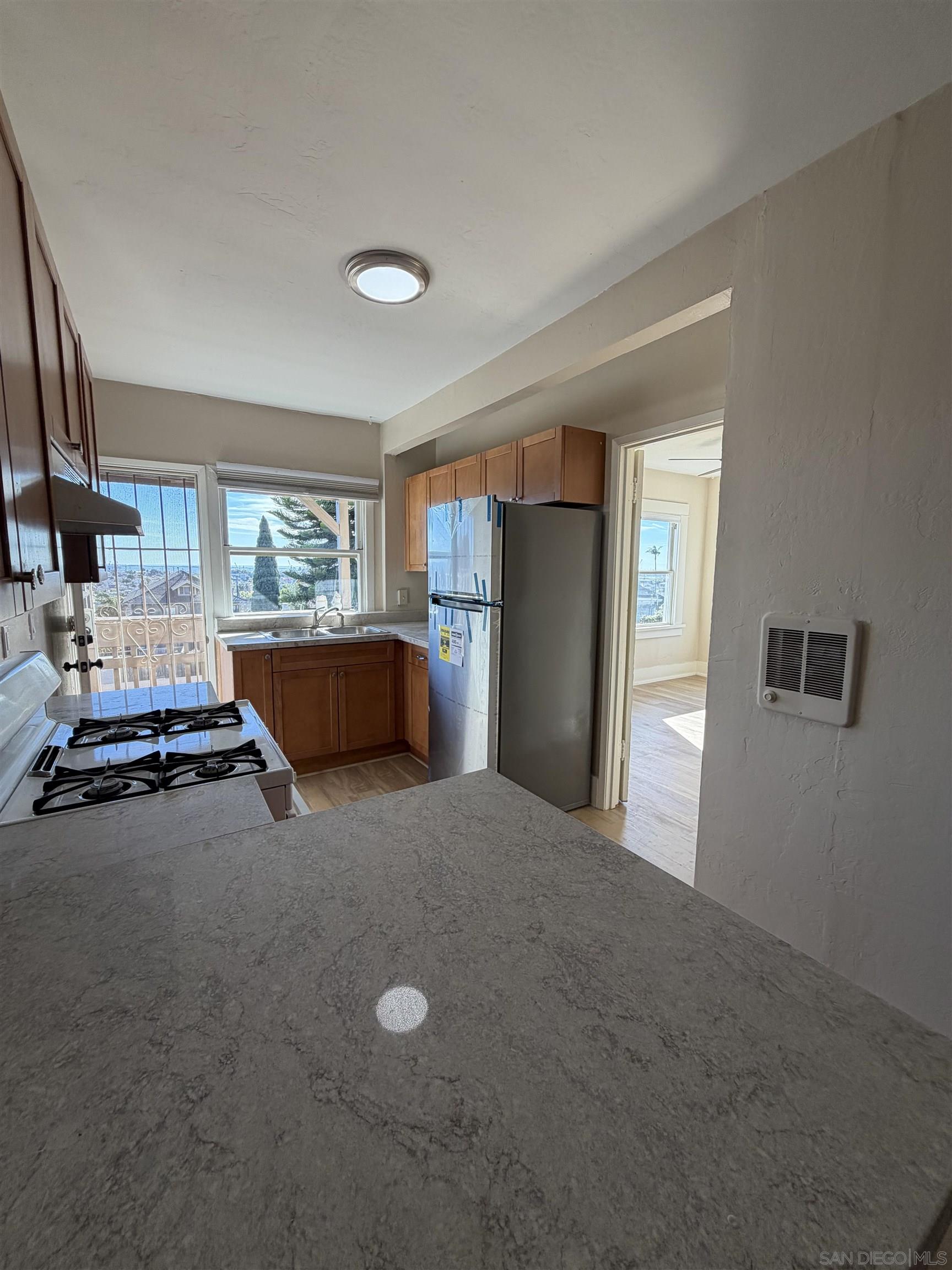 Detail Gallery Image 4 of 10 For 2473  Market  6, San Diego,  CA 92102 - 1 Beds | 1 Baths