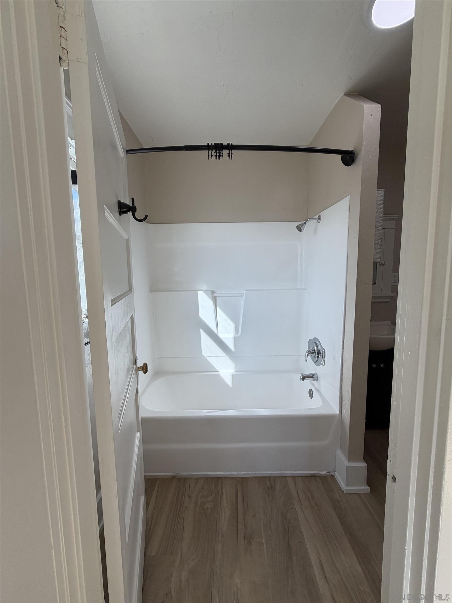 Detail Gallery Image 6 of 10 For 2473  Market  6, San Diego,  CA 92102 - 1 Beds | 1 Baths