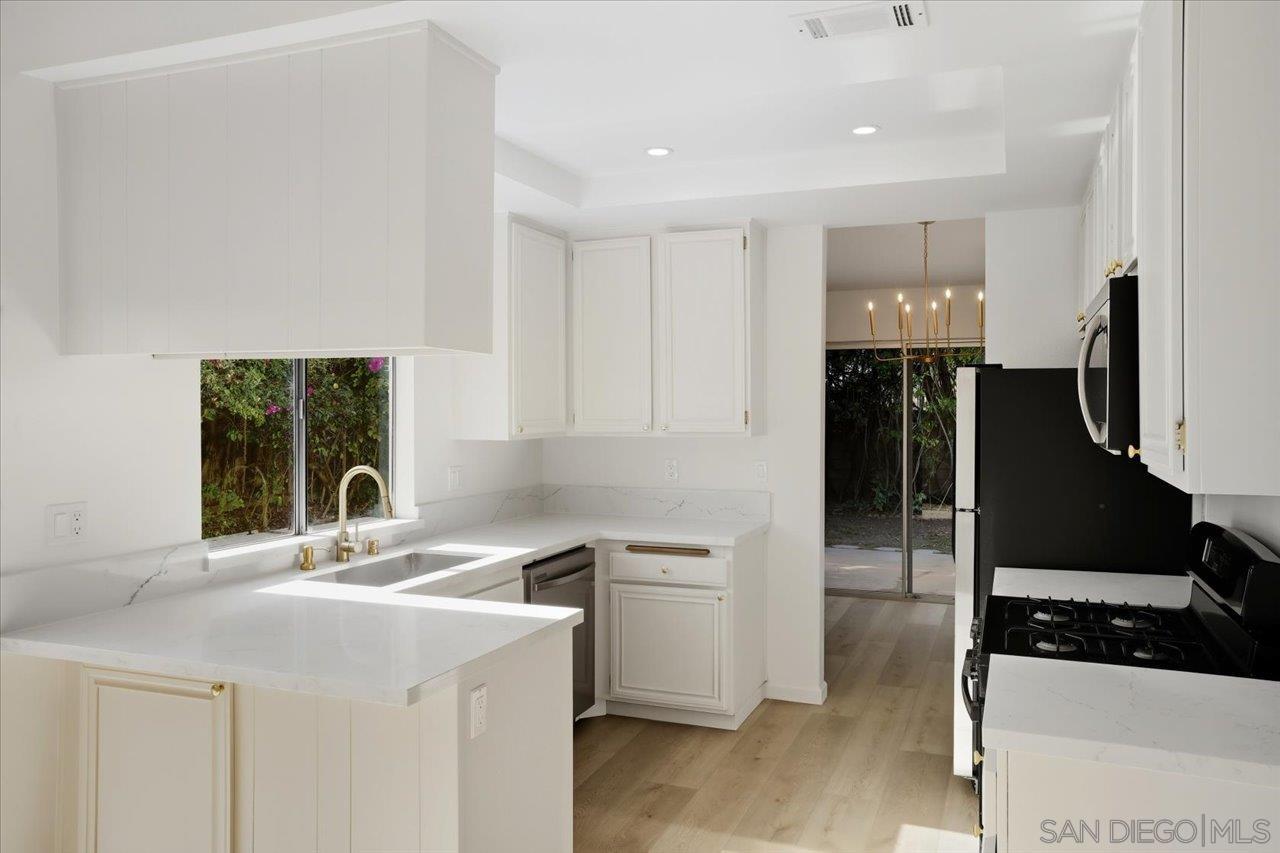 Detail Gallery Image 13 of 38 For 1708  Woodbridge Rd, Escondido,  CA 92026 - 3 Beds | 2 Baths