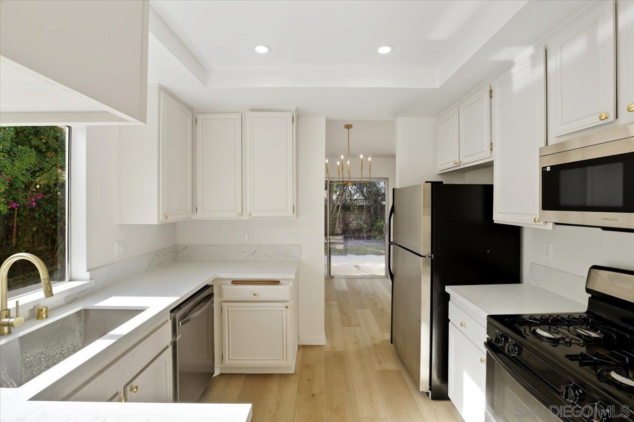 Detail Gallery Image 14 of 38 For 1708  Woodbridge Rd, Escondido,  CA 92026 - 3 Beds | 2 Baths