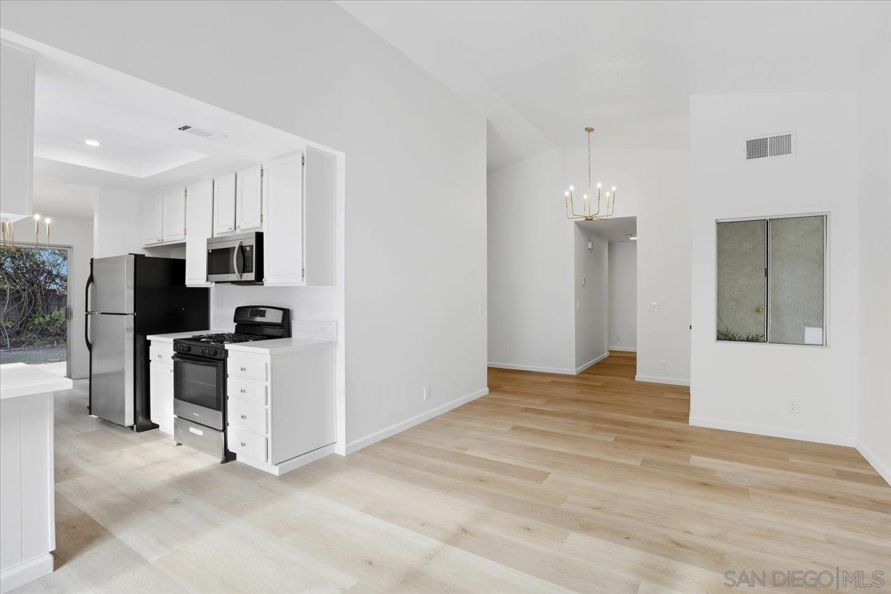 Detail Gallery Image 23 of 38 For 1708  Woodbridge Rd, Escondido,  CA 92026 - 3 Beds | 2 Baths