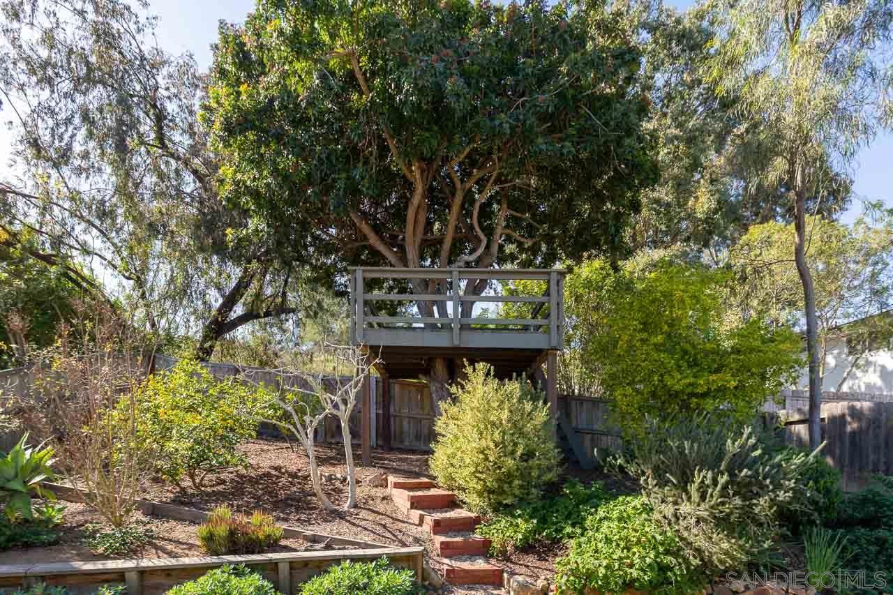 Detail Gallery Image 21 of 23 For 15064  Calle Juanito, San Diego,  CA 92129 - 3 Beds | 2 Baths