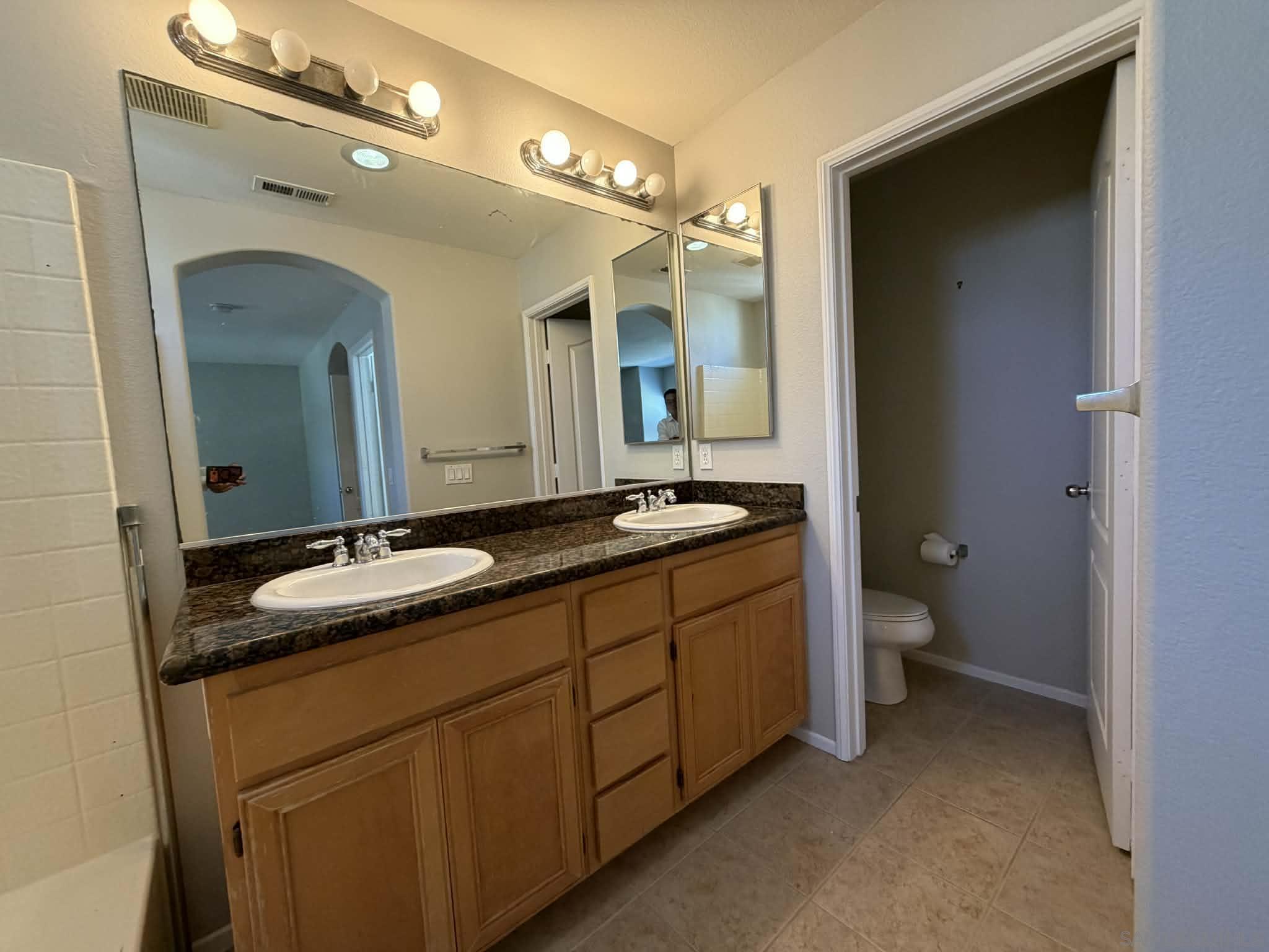Detail Gallery Image 22 of 24 For 746  Broadway 13, Chula Vista,  CA 91910 - 3 Beds | 3/1 Baths
