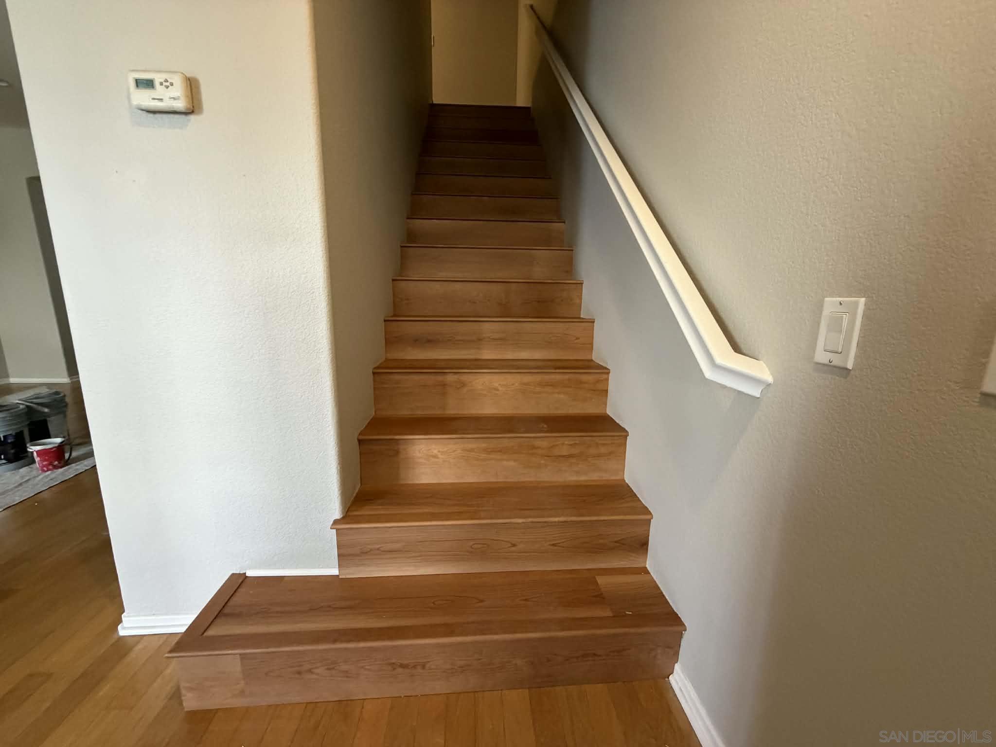 Detail Gallery Image 5 of 7 For 746  Broadway 13, Chula Vista,  CA 91910 - 3 Beds | 3/1 Baths