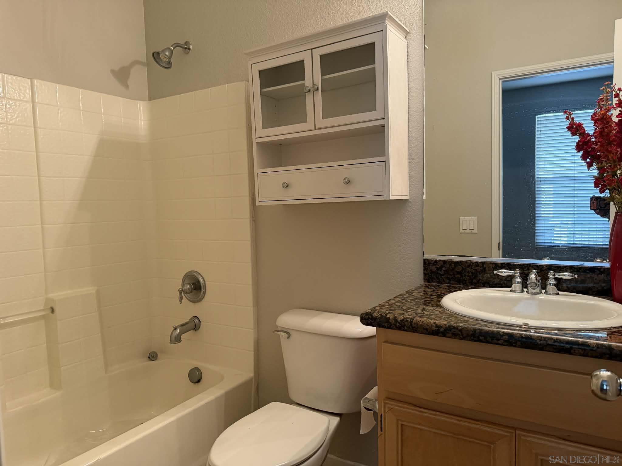 Detail Gallery Image 6 of 24 For 746  Broadway 13, Chula Vista,  CA 91910 - 3 Beds | 3/1 Baths