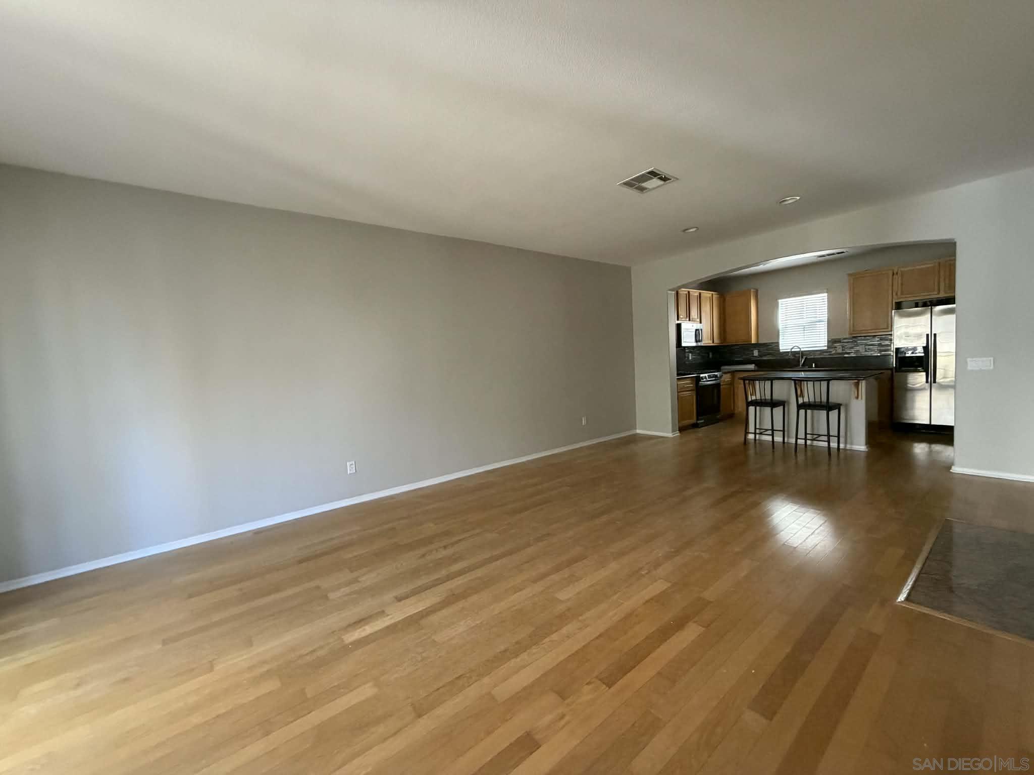 Detail Gallery Image 9 of 24 For 746  Broadway 13, Chula Vista,  CA 91910 - 3 Beds | 3/1 Baths