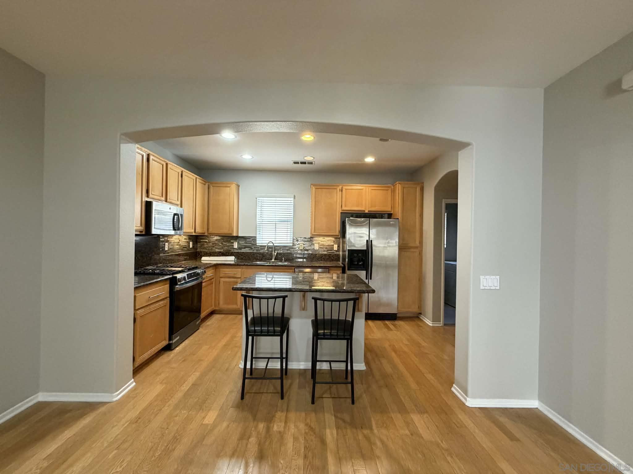 Detail Gallery Image 10 of 24 For 746  Broadway 13, Chula Vista,  CA 91910 - 3 Beds | 3/1 Baths