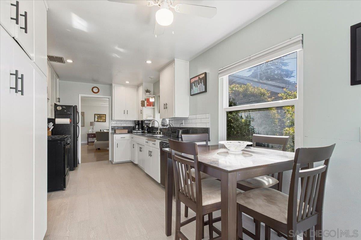 Detail Gallery Image 14 of 59 For 1332  Palomar Ter, Escondido,  CA 92027 - 3 Beds | 2 Baths