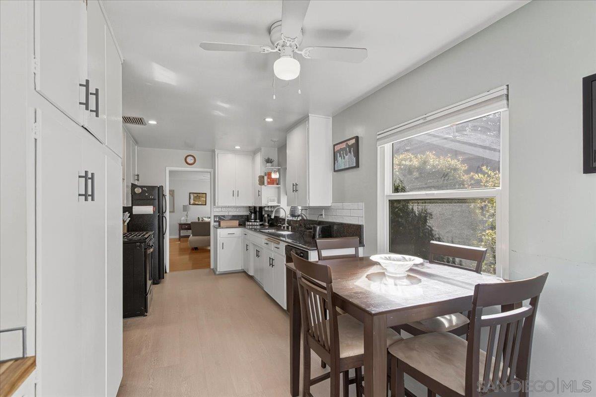 Detail Gallery Image 15 of 59 For 1332  Palomar Ter, Escondido,  CA 92027 - 3 Beds | 2 Baths