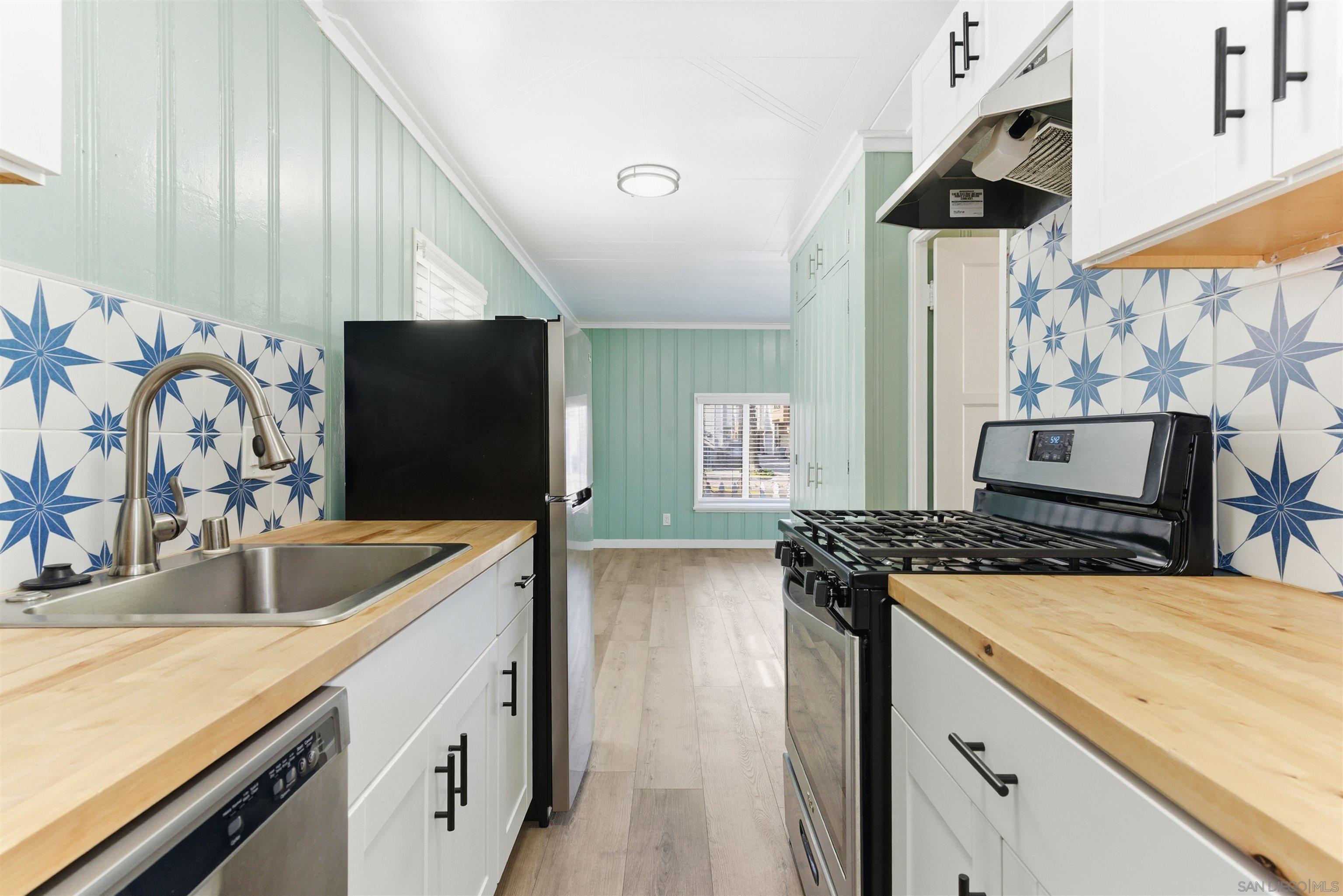 Detail Gallery Image 6 of 23 For 3949  Mission Blvd, San Diego,  CA 92109 - 1 Beds | 1 Baths